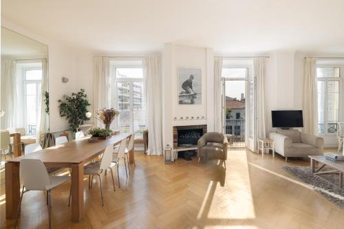 Center of Cannes 100m2 bright apartment