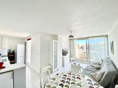 APPARTEMENT 1 CHAMBRE ET PISCINE POUR 6 PERSONNES