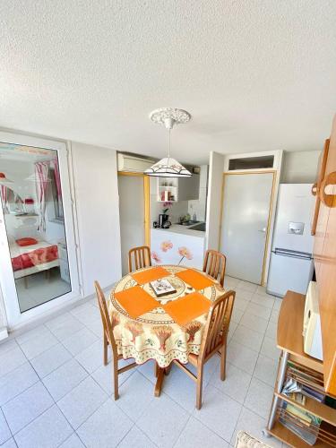 APPARTEMENT 1 CHAMBRE, 6 PERSONNES DANS RESIDENCE AVEC PISCINES