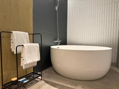 Salle de bains dans l'établissement Paco Hotel Botanical Garden Metro Guangzhou-Free Shuttle Bus For Canton Fair