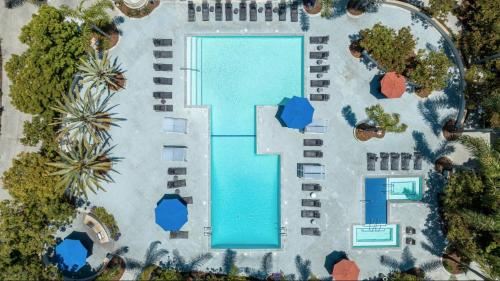 Kolam renang di atau dekat dengan Lux 2 Bedroom in MDR-Venice with GYM & HotTub