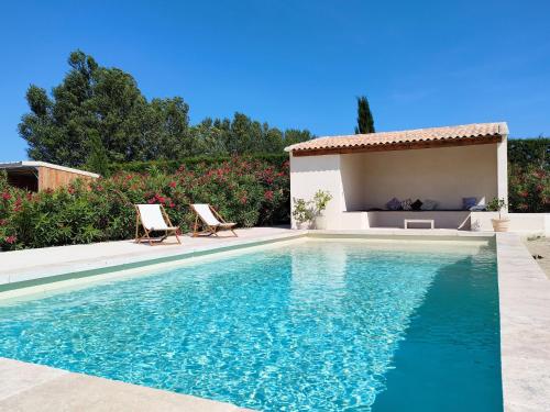 Loft avec piscine privée en campagne proche Saint Remy de Provence