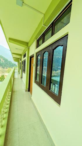 Pemandangan gunung umum atau pemandangan gunung yang diambil dari homestay