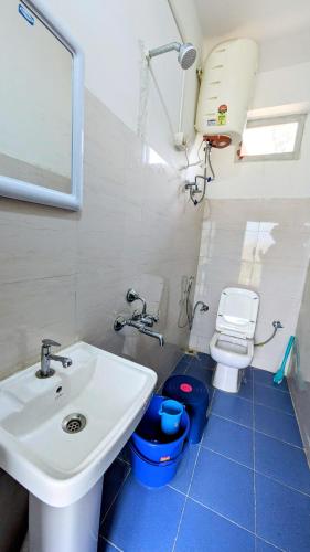 Bilik mandi di Sang Dorjee homestay
