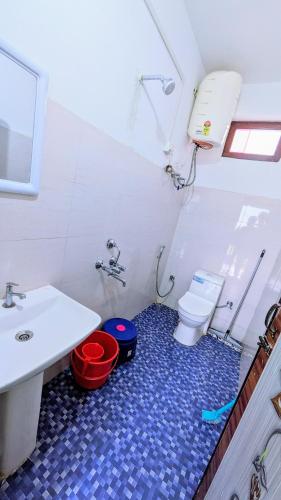 Bilik mandi di Sang Dorjee homestay
