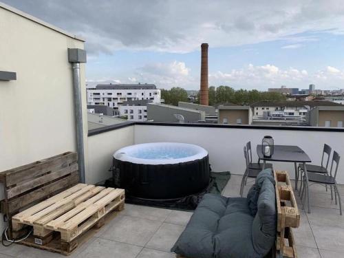 Rooftop avec vue sur les Pyrénées et jacuzzi, au pied du zenith