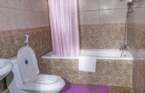 Ένα μπάνιο στο Tirar International Hotel