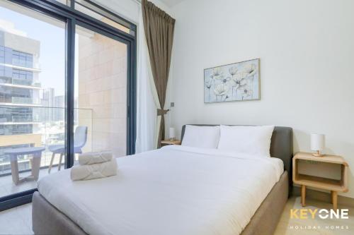 Chic Modern Studio in Azizi Riviera
