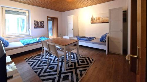 Ruang duduk di Worker's Apartment in Bergisch Gladbach