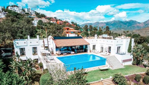 Luxury Boutique B&B Villa Prana - Adults Friendly, Pool, Serenity near Marbella
