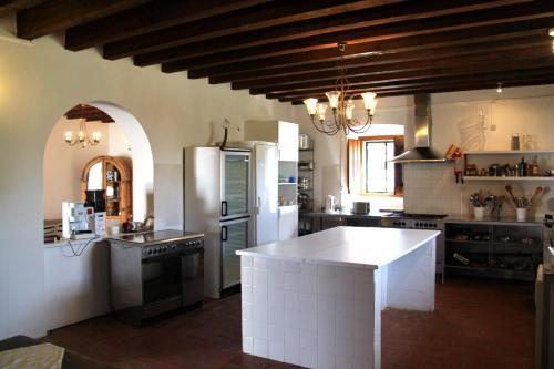 Η κουζίνα ή μικρή κουζίνα στο Quinta Dos Ribeiros