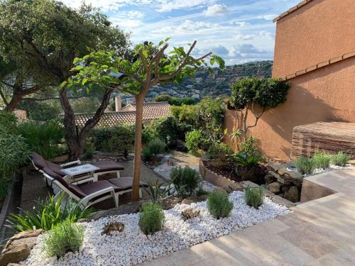 Maison soignée avec grand jardin et terrasse - Le Lavandou - FR-1-308-159