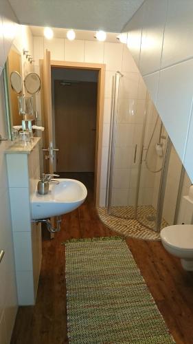 Ένα μπάνιο στο Ferienappartements Schweizer Haus