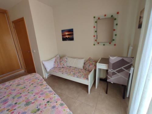 ATICO-APARTAMENTO, EL MEDANO, ZONA SURF, TERRAZAS, VISTAS, TRASTERO y GARAJE