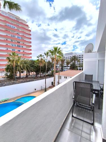 Las Americas Holidays
