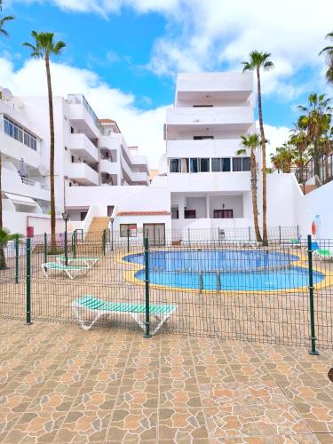 Las Americas Holidays