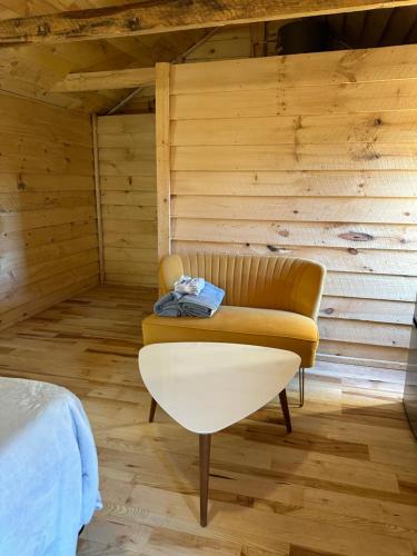 Χώρος καθιστικού στο GGgs Cabin