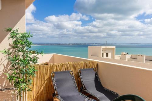 NOVO! Apartamento Vista Mar junto à praia Dona Ana
