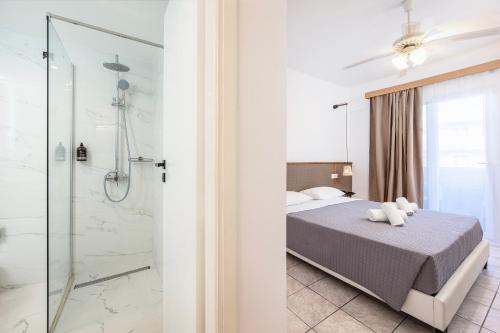 Koupelna v ubytování Aegean Bay Hotel