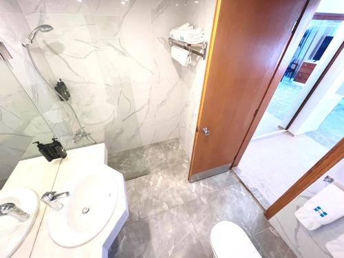 Hotel Méditerranée Beyrouthにあるバスルーム