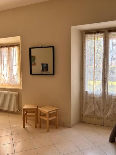 TV a/nebo společenská místnost v ubytování TRA MONTI E LAGO