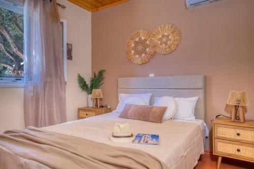 Cama o camas de una habitación en Artemis Prasoudi Beach