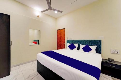 Postel nebo postele na pokoji v ubytování Sanva Luxury Rooms By Royal VIP Hospitality