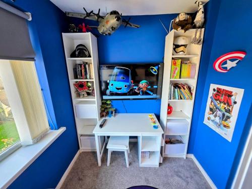 Stylish, Modern Cardiff Home, Perfect for Groups and Families photo 39