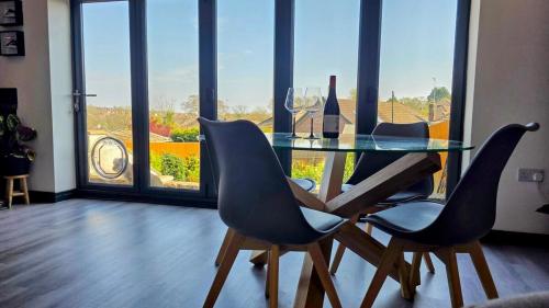 Stylish, Modern Cardiff Home, Perfect for Groups and Families photo 16