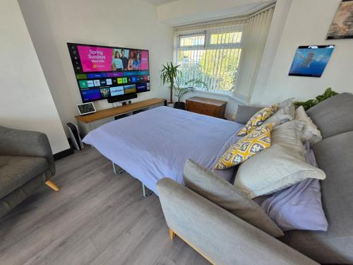 Stylish, Modern Cardiff Home, Perfect for Groups and Families photo 25
