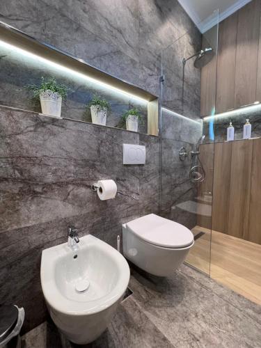 Koupelna v ubytování Modern Studio Apartment in a Villa - Tiranë
