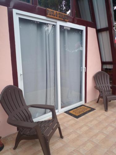 Патио или другая зона на открытом воздухе в Cabañas Martina Surf Playa Guanico
