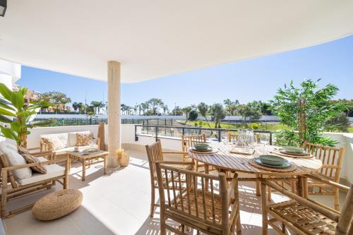 Deluxe Apartment with Terrace Estepona Aranya by AORA STAY