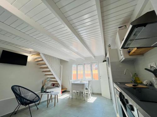 Spiti Tigri Liapades BRAND NEW