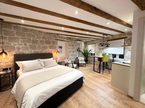 Dani Central Apartment- Heart of Split Stay
