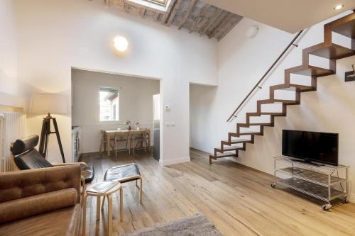 Ghibellina Attic