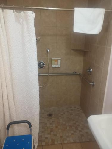 Ένα μπάνιο στο Coast Riders Inn