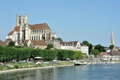Fotografie z fotogalerie ubytování Le Chaleureux à Auxerre v destinaci Auxerre