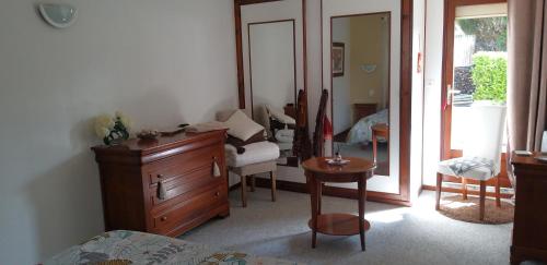 Ruang duduk di Valérie GOUFFÉ Chambres d'hotes