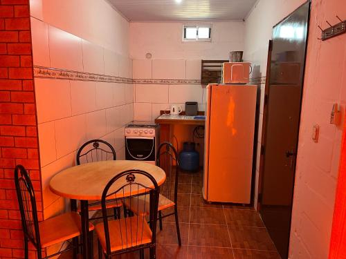 Kuchyň nebo kuchyňský kout v ubytování Monoambiente a 1 cuadra de la playa
