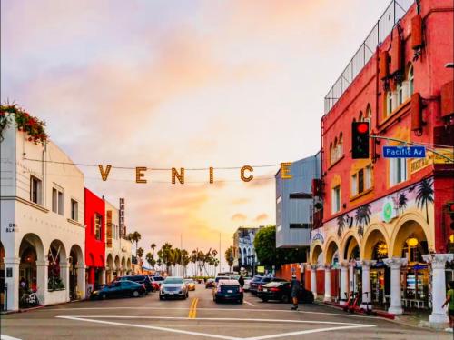 a city street with a sign that reads venice at Loft Style,2 Beds ,Flexible self check in,Pool in Marina del Rey