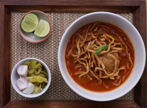 ホテルの敷地内または近くでの食事または食べ物