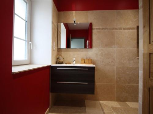 Koupelna v ubytování Gîte cosy au cœur de la nature vosgienne - FR-1-589-805