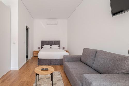 2-Studio House Steps from Best Attractions of Porto