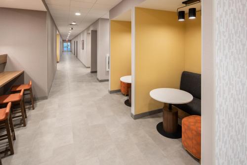 Χώρος καθιστικού στο Hampton Inn Cooperstown