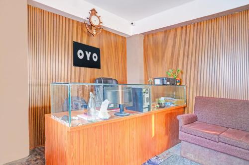 Χώρος καθιστικού στο Hotel O Air Stop