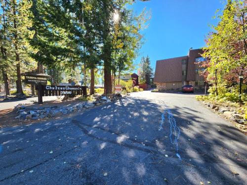 Φωτογραφία από το άλμπουμ του Tahoe Shoreline Retreat - Close to Ski Resorts & HOA Amenities σε Tahoe Vista