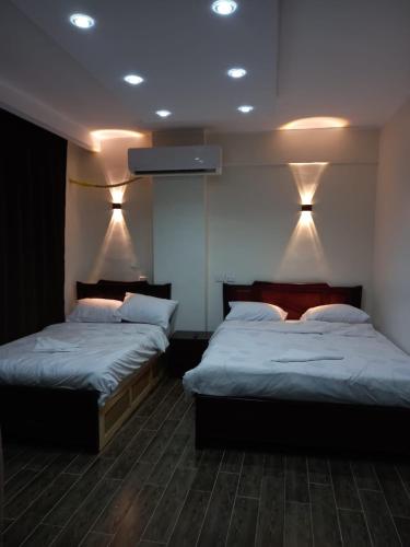 Pyramids of Khufu Hotel