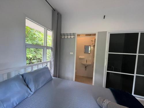 Imagen de la galería de Ananas Samui Hostel, en Laem Set Beach