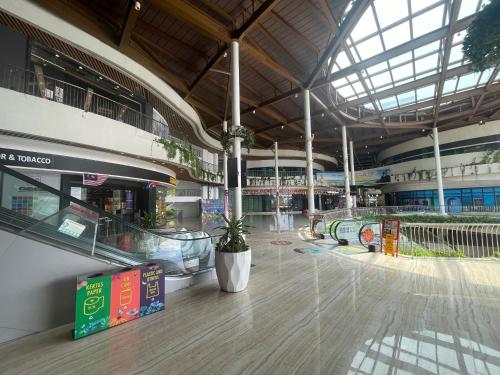 Gambar di galeri bagi GYDEN STAYCATION #Carnelian Tower Forest City di Gelang Patah